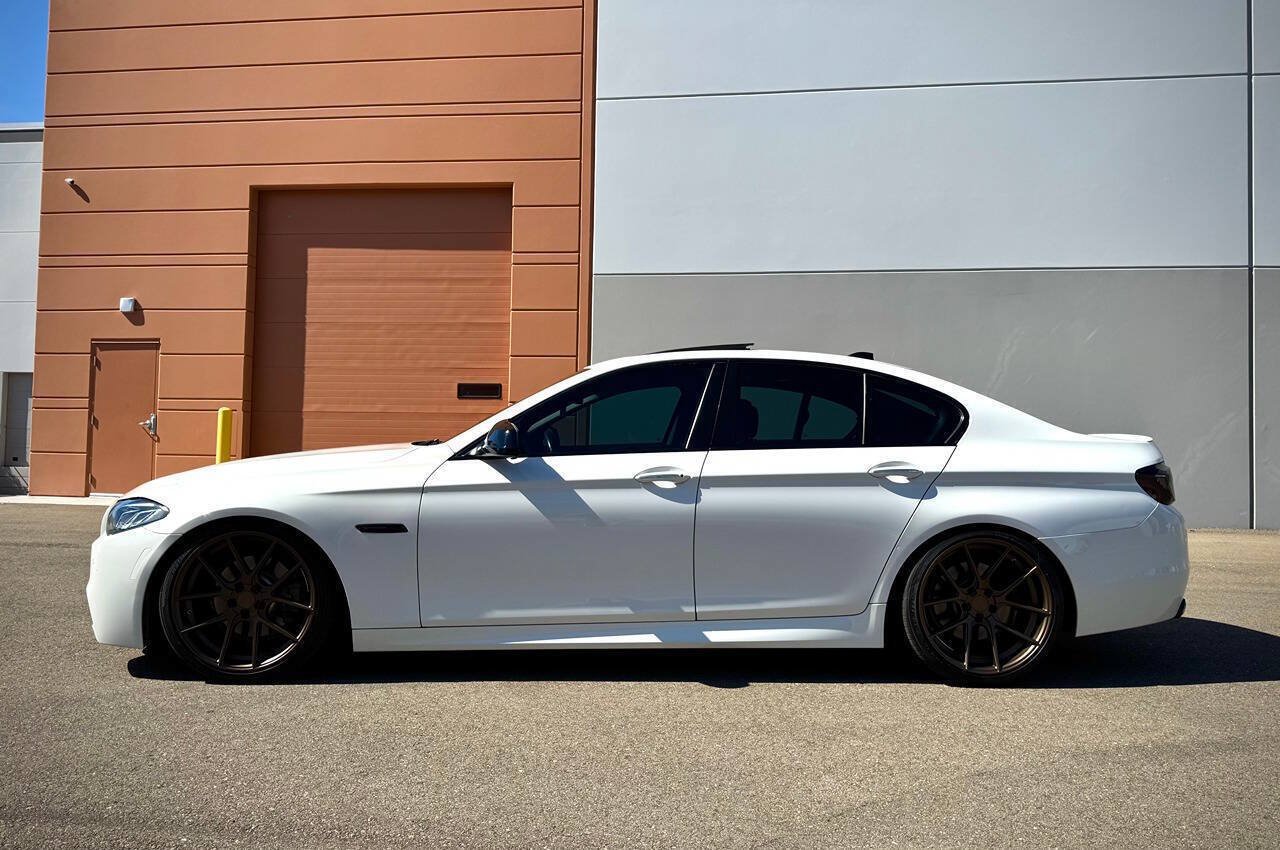 Used 2011 BMW 528i Sedan RWD image 4