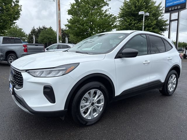 Used 2025 Ford Escape Active AWD/4WD image 1