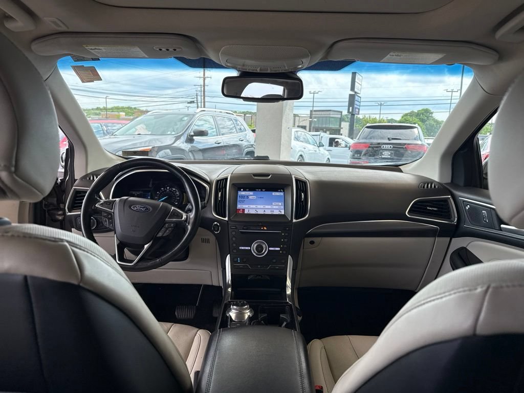 Used 2019 Ford Edge Titanium w/ Equipment Group 301A AWD/4WD image 16