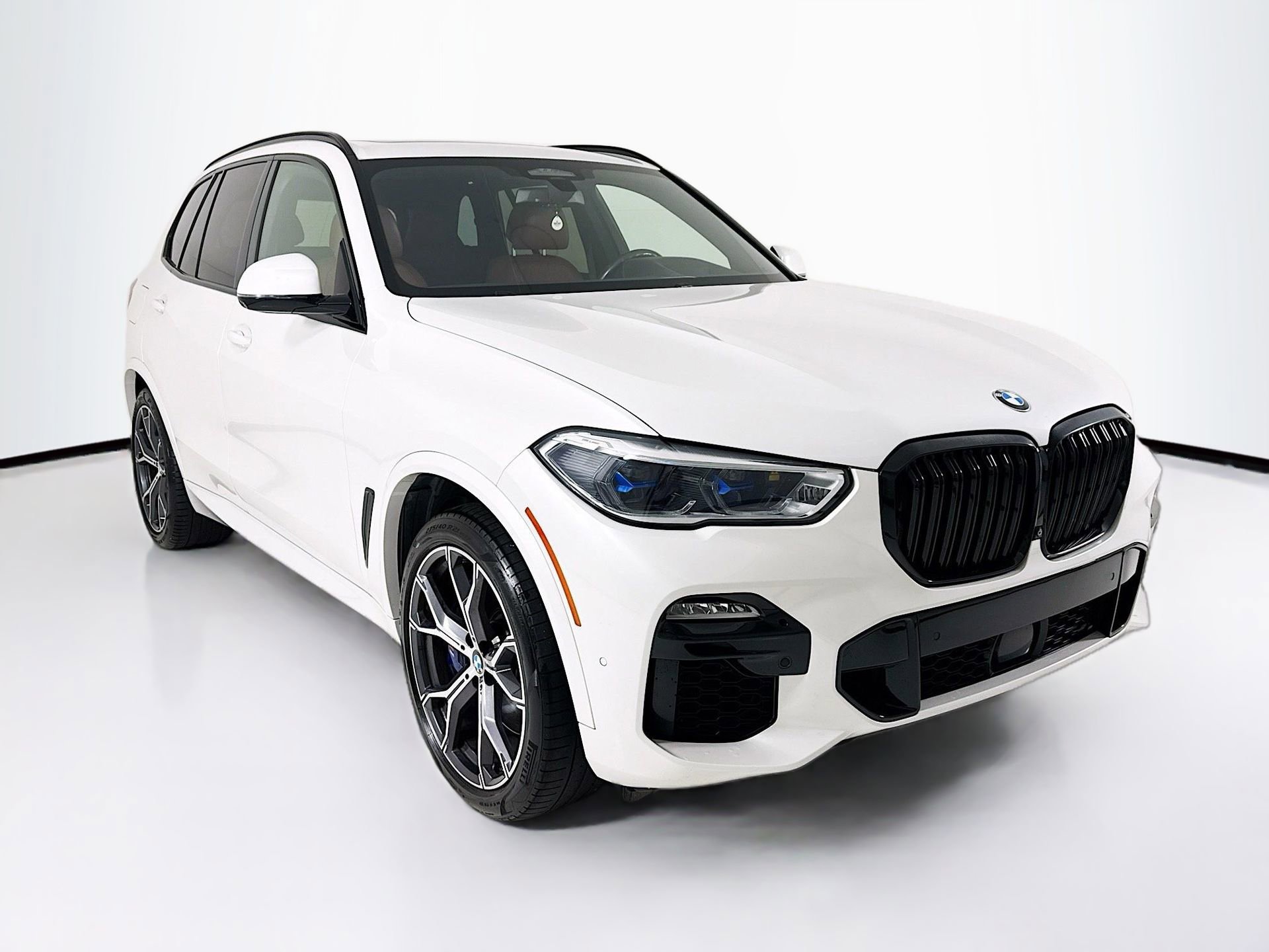 Used 2019 BMW X5 xDrive50i w/ M Sport Package AWD/4WD image 1