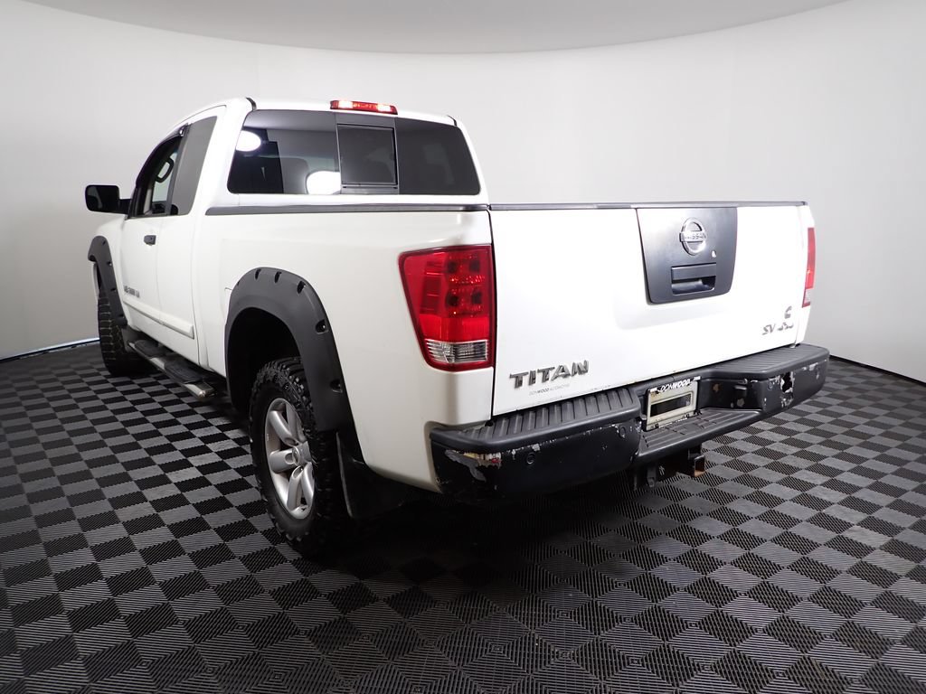 Used 2011 Nissan Titan SV w/ SV Value Truck Pkg AWD/4WD image 12