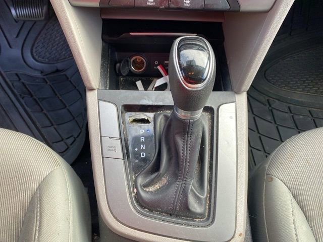 Used 2017 Hyundai Elantra SE FWD image 24