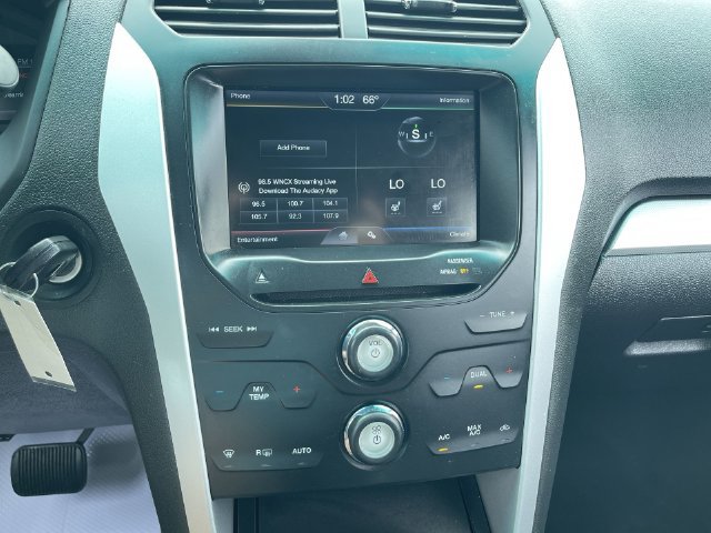 Used 2015 Ford Explorer XLT w/ Equipment Group 202A AWD/4WD image 13