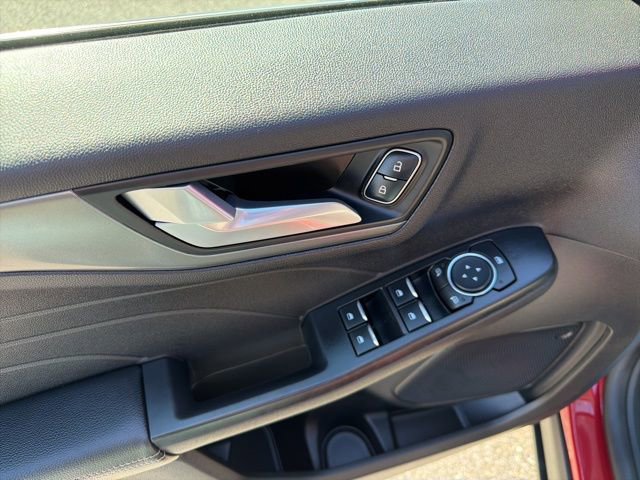 Used 2025 Ford Escape SE image 12