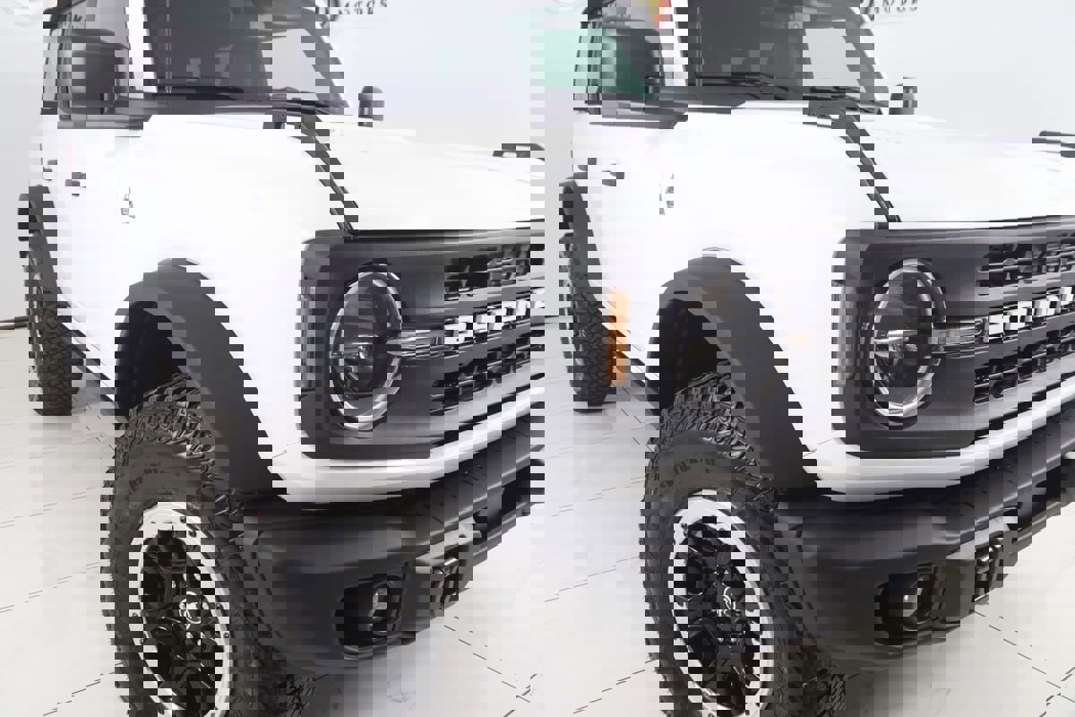 Used 2024 Ford Bronco Black Diamond w/ Sasquatch Package image 16