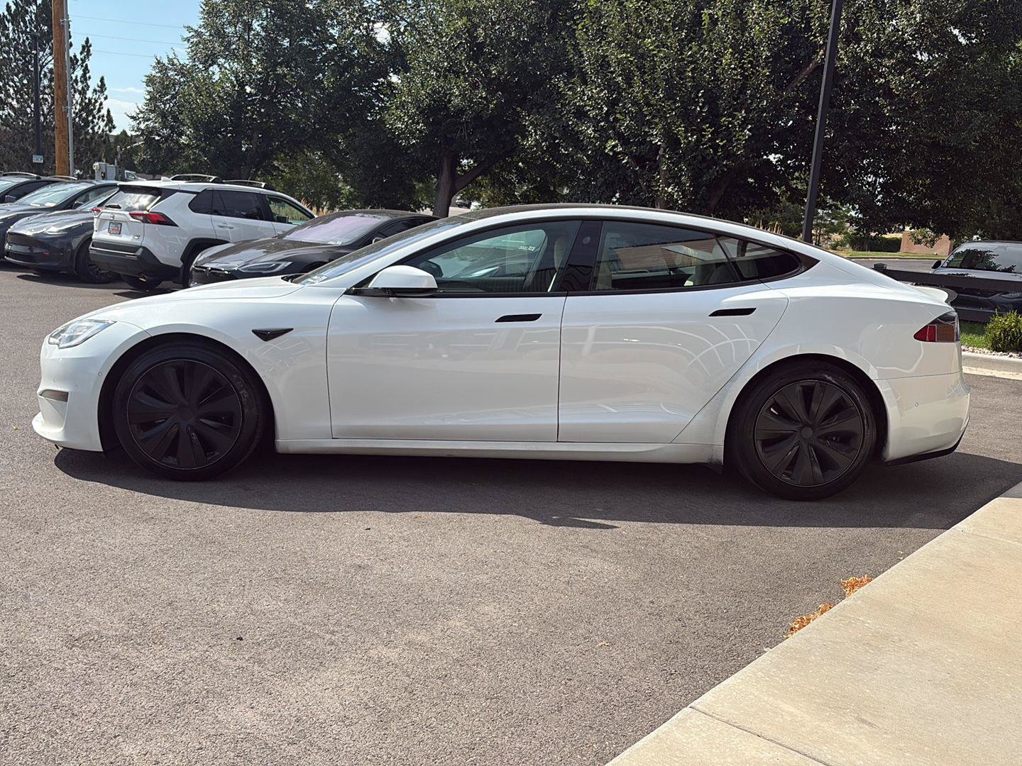 Used 2022 Tesla Model S Plaid AWD/4WD image 5