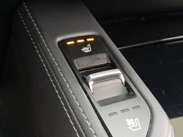 Used 2022 Kia Telluride SX w/ Nightfall Edition Package image 16