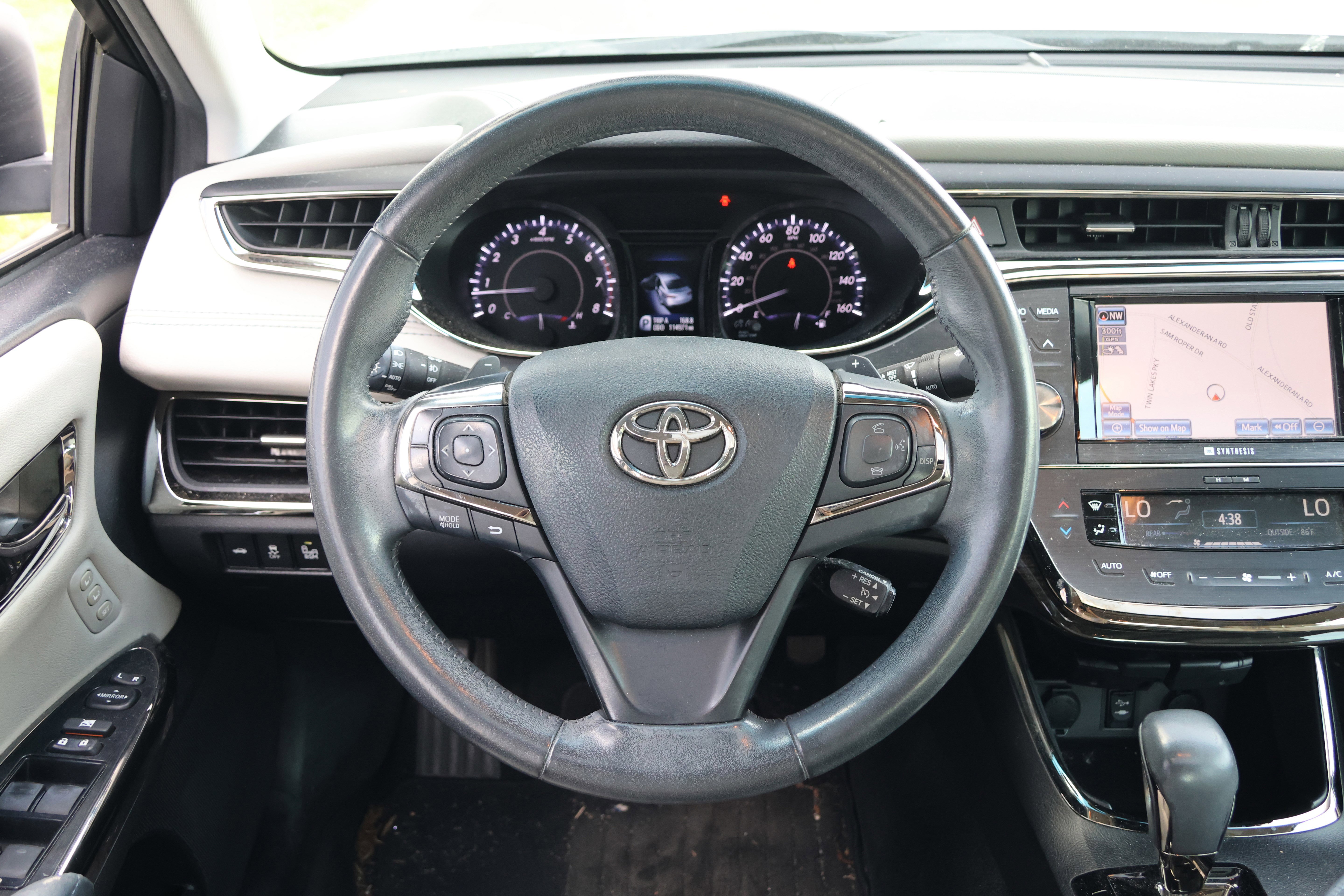 Used 2013 Toyota Avalon Limited image 27