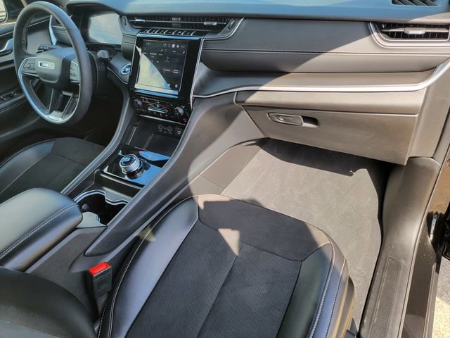 Used 2024 Jeep Grand Cherokee L Altitude image 20