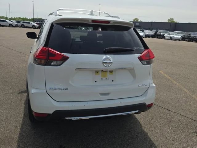 Used 2017 Nissan Rogue SV AWD/4WD image 3