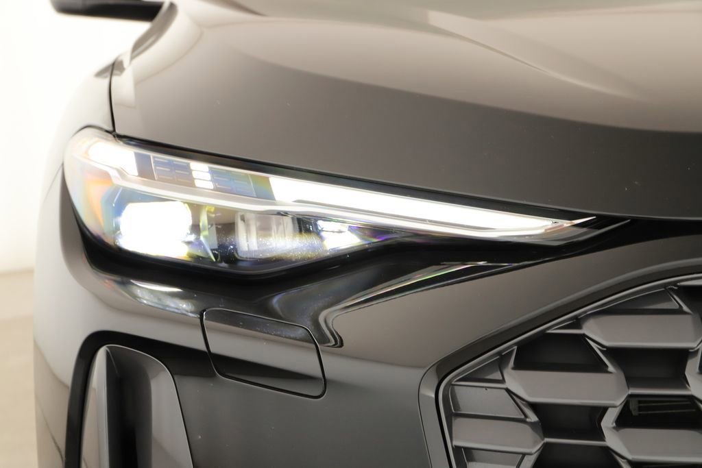 Certified 2025 Audi Q5 Prestige image 33