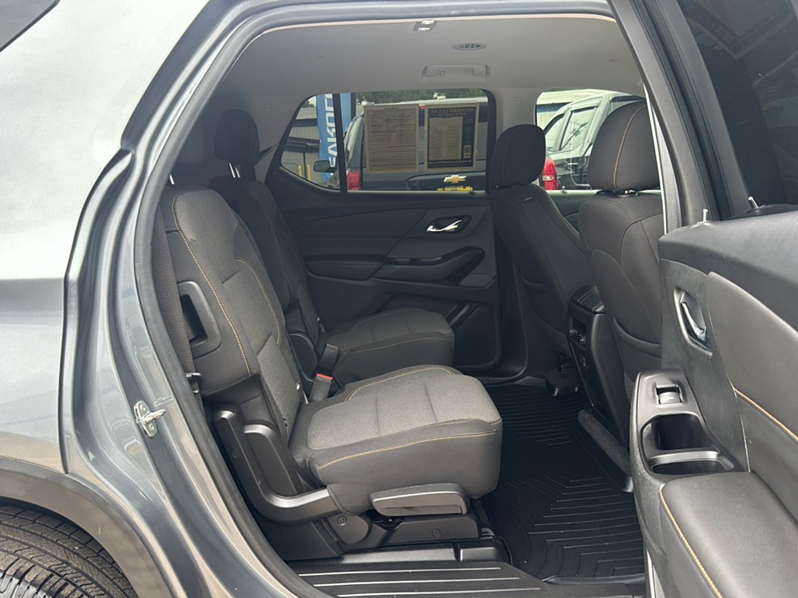 Used 2020 Chevrolet Traverse LT w/ Driver Confidence II Package AWD/4WD image 20