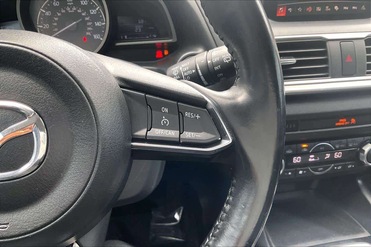 Used 2018 MAZDA MAZDA3 Touring FWD image 25