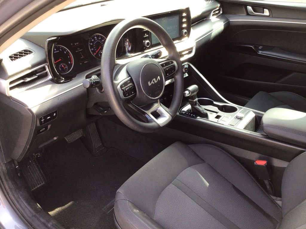 Used 2022 Kia K5 LXS image 10