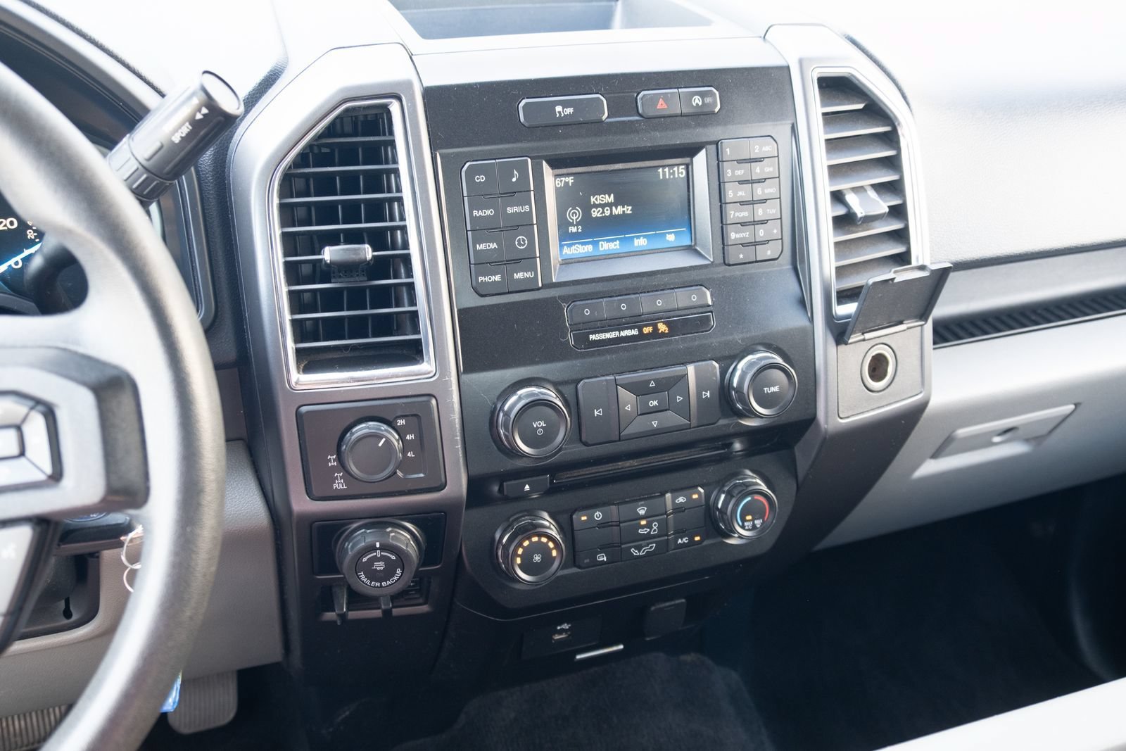 Used 2016 Ford F150 XLT AWD/4WD image 3