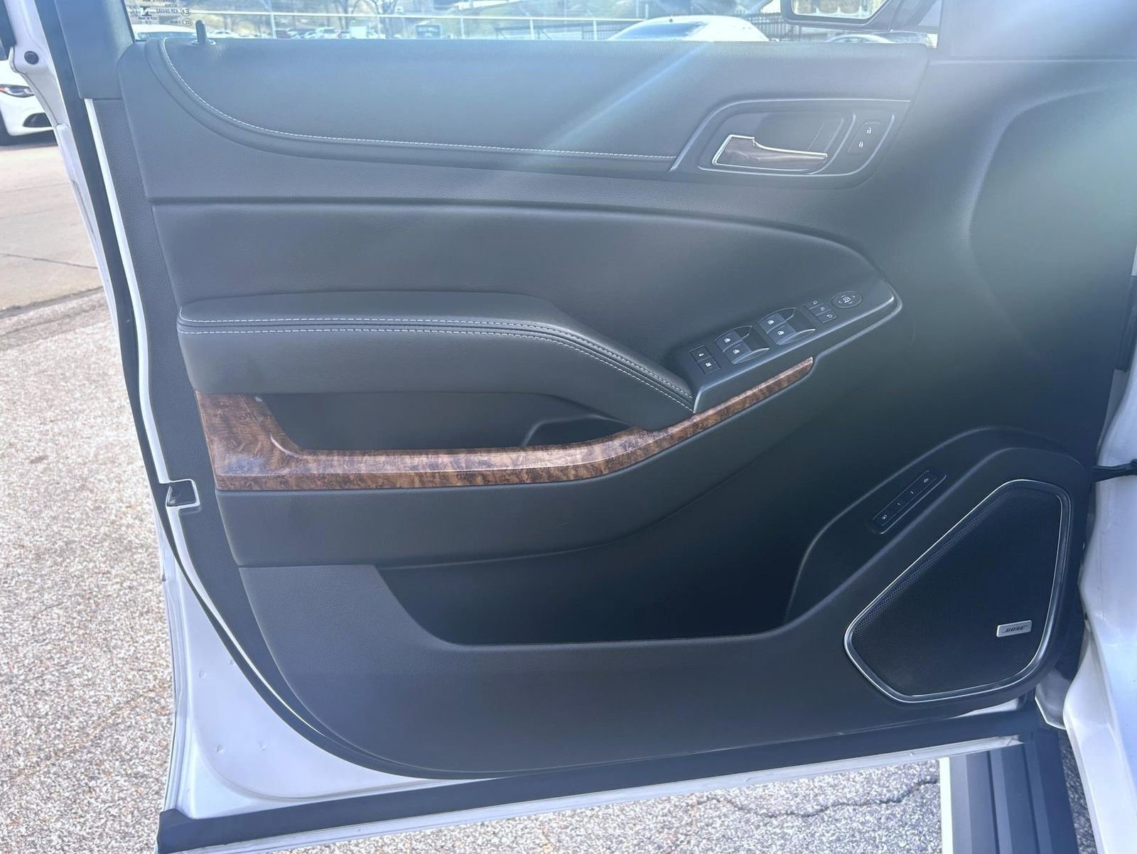 Used 2020 Chevrolet Suburban Premier w/ Premier Plus Edition image 9