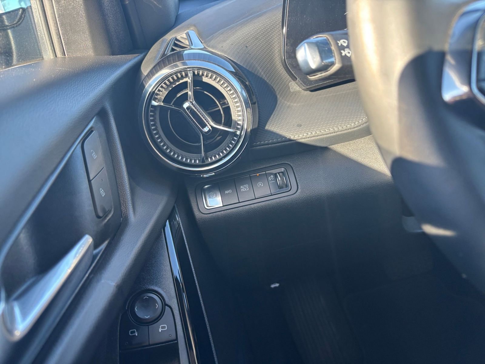 Used 2025 Chevrolet Equinox LT image 33