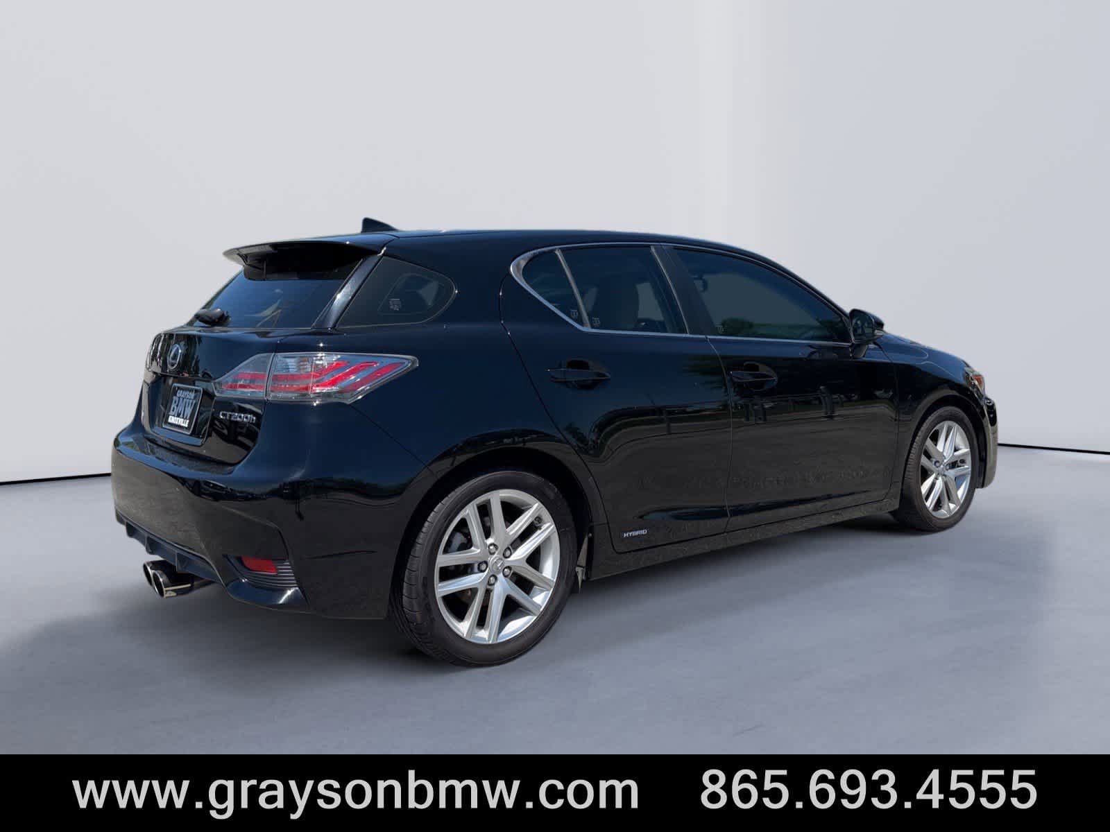 Used 2015 Lexus CT 200h w/ Navigation Package FWD image 3