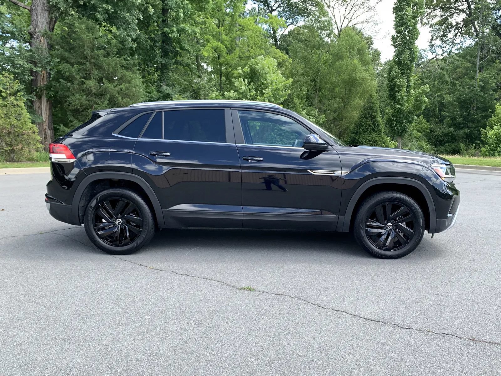 Used 2023 Volkswagen Atlas Cross Sport SE FWD image 8