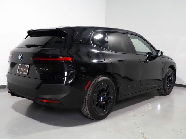 Used 2024 BMW iX xDrive50 w/ Premium Package image 6