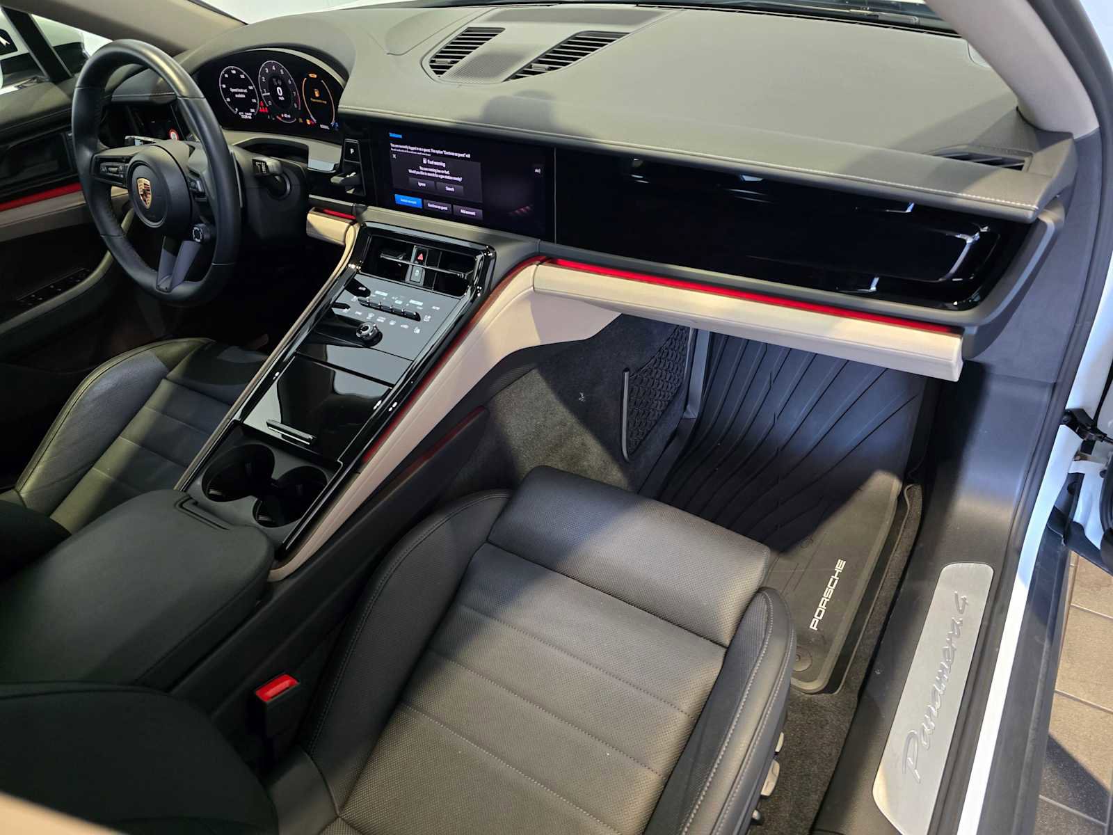 Used 2024 Porsche Panamera 4 image 12