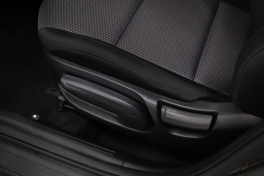 Used 2025 Kia Soul LX w/ LX Technology Package image 23