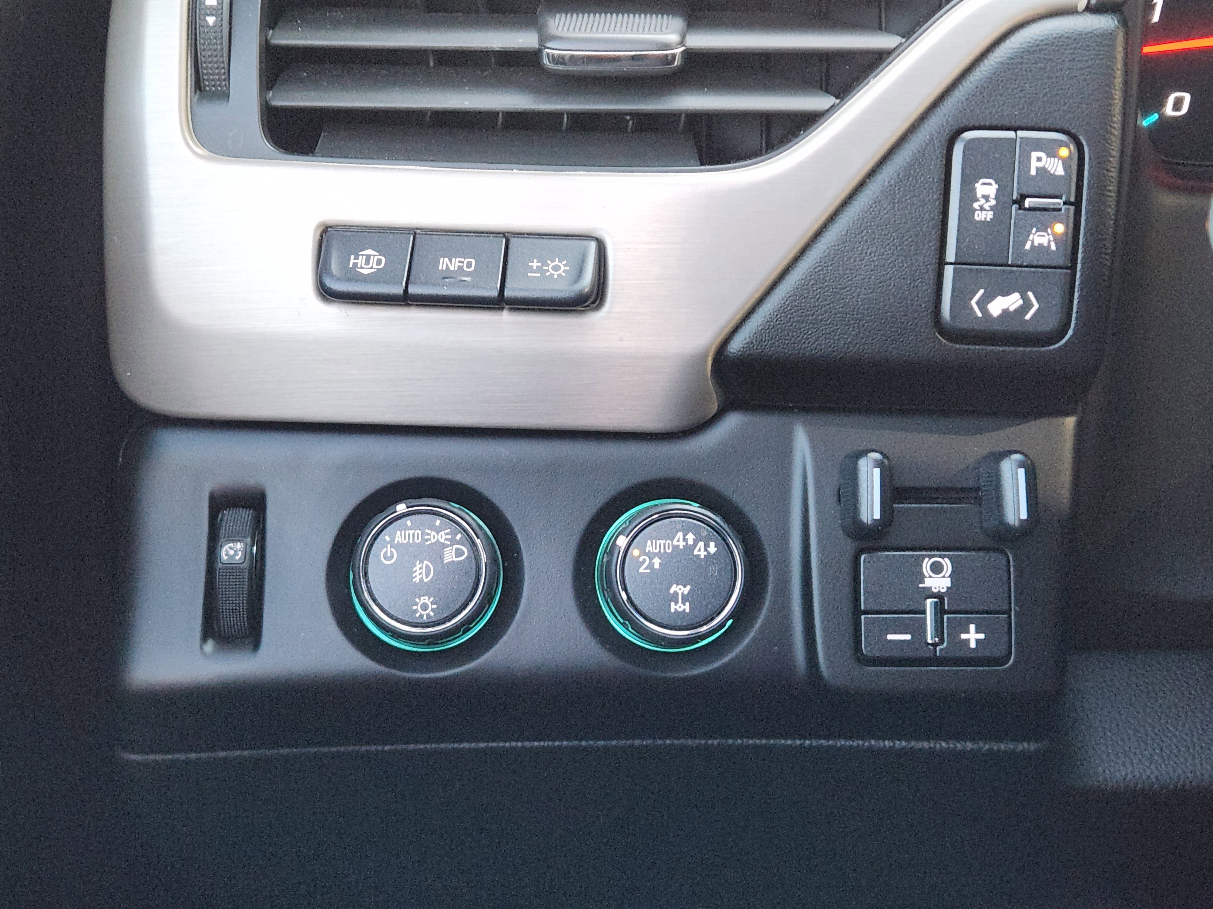 Used 2017 GMC Yukon Denali w/ Open Road Package image 22