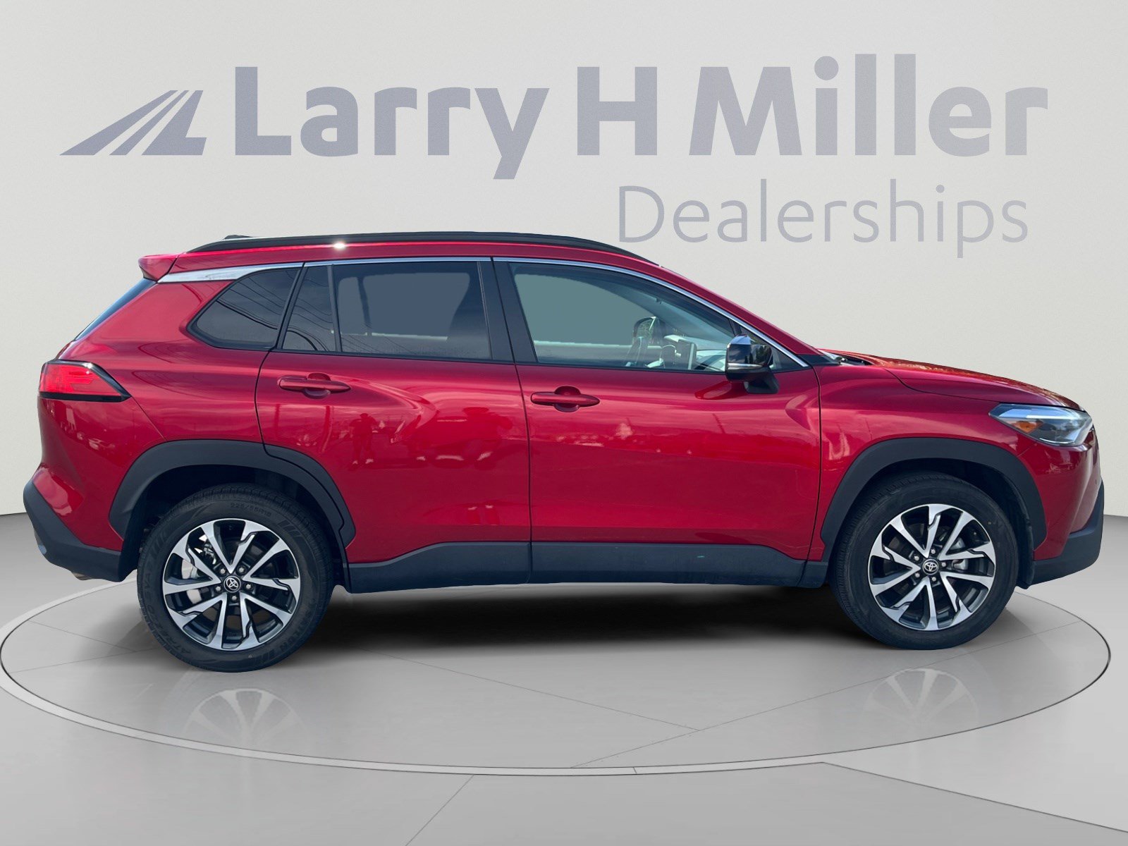 Used 2025 Toyota Corolla Cross XLE AWD/4WD image 6