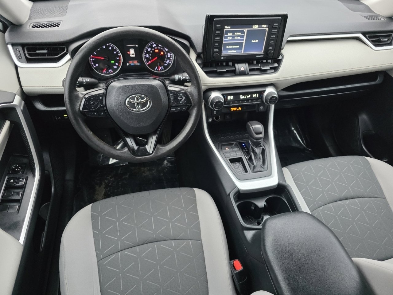 Used 2020 Toyota RAV4 XLE image 23