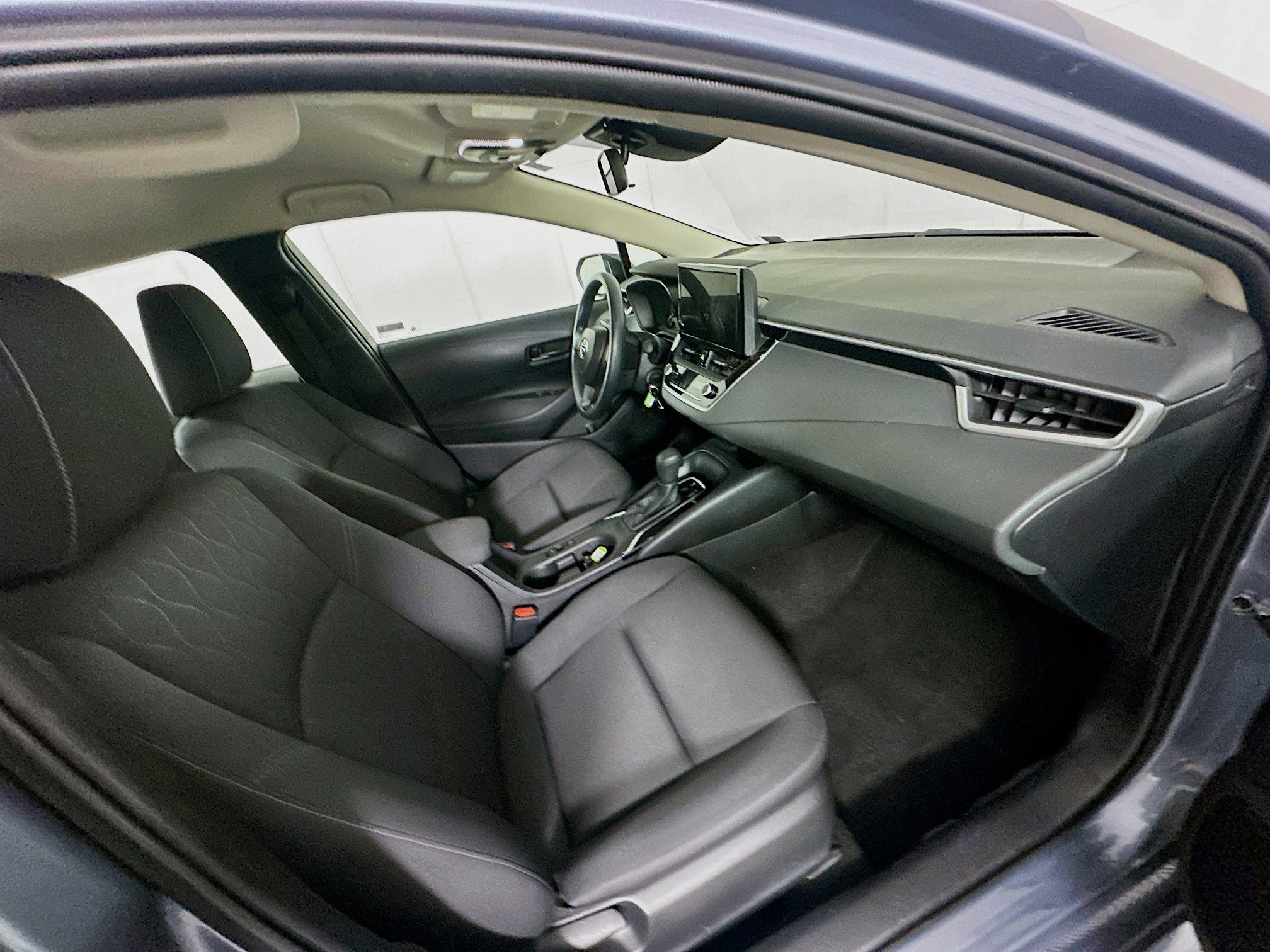 Used 2024 Toyota Corolla LE image 30