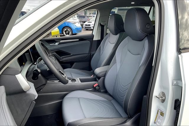 New 2025 Volkswagen Tiguan SE AWD/4WD image 11
