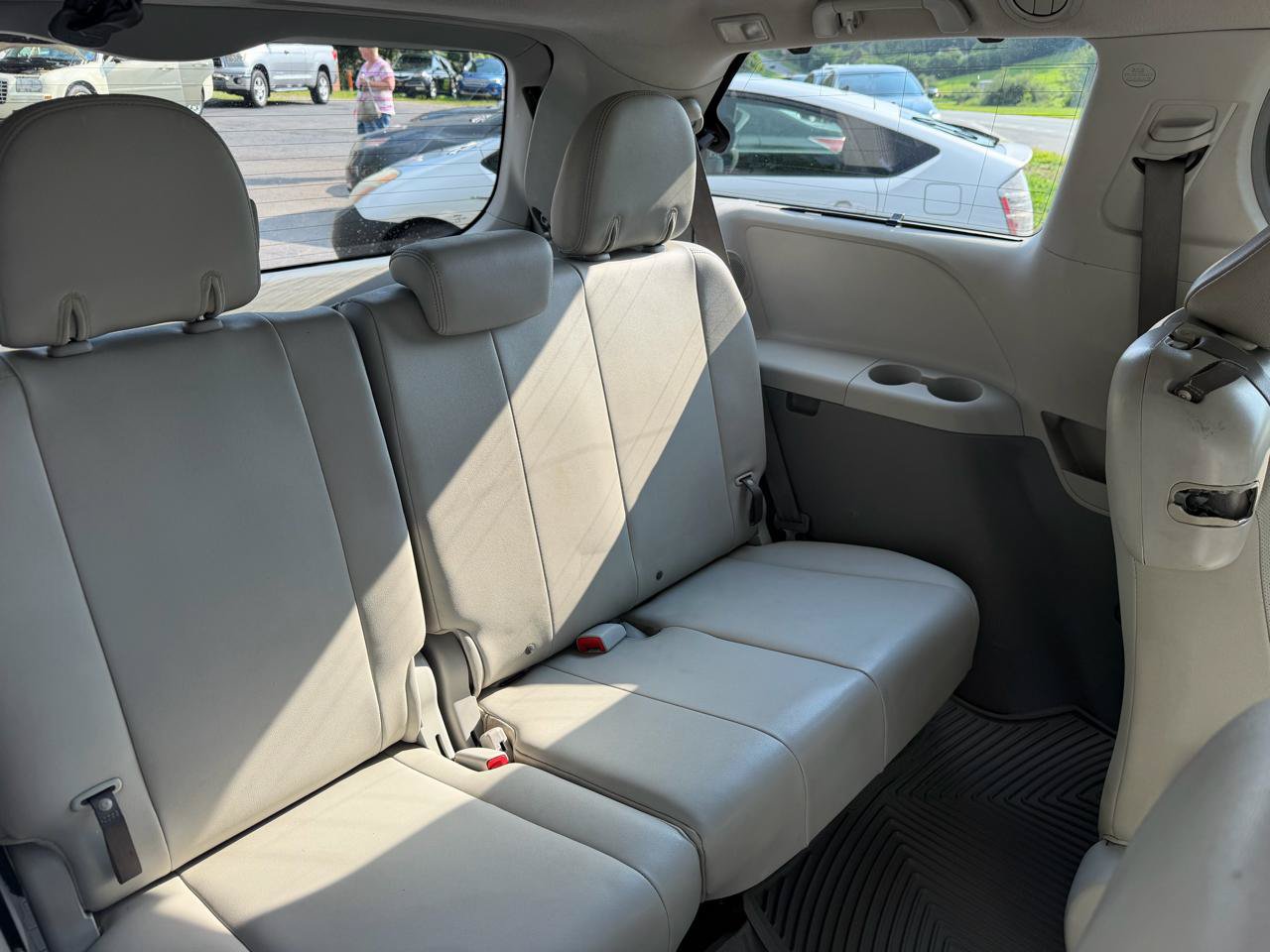 Used 2011 Toyota Sienna XLE w/ Premium Pkg FWD image 25
