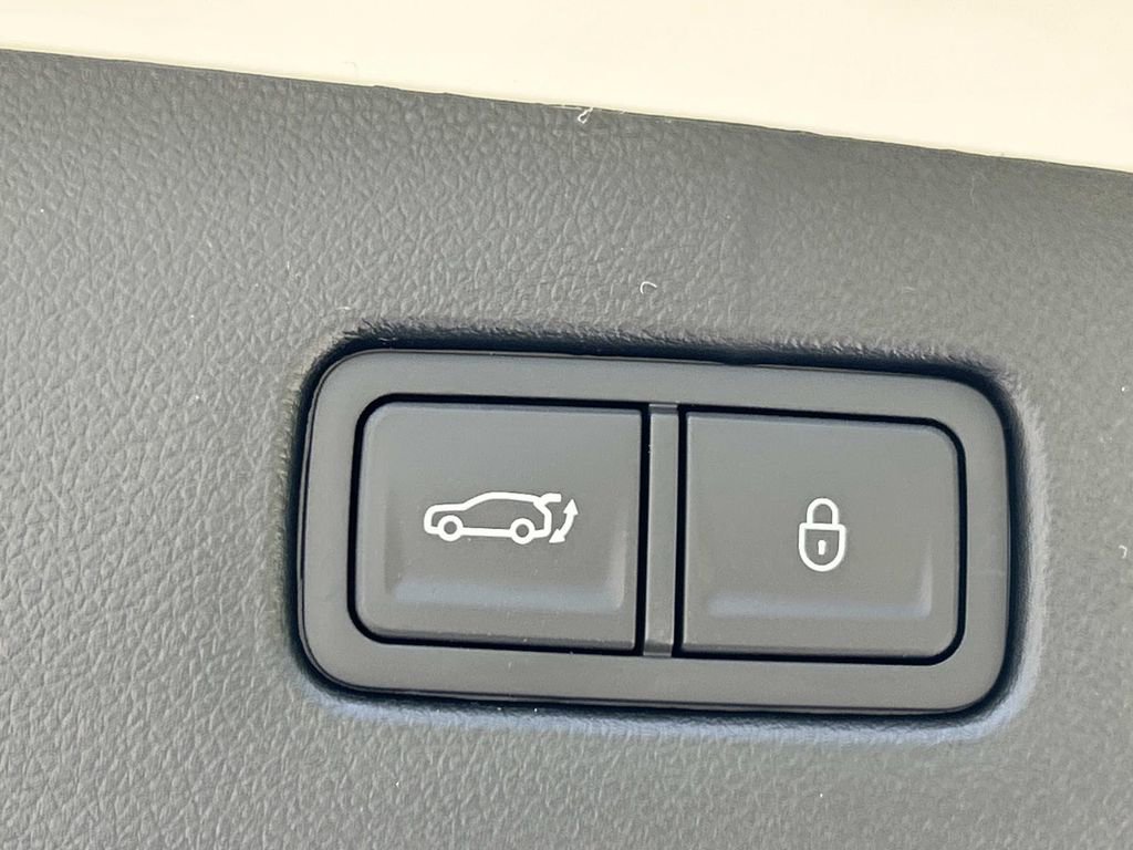 New 2026 Genesis GV70 2.5T Advanced image 13