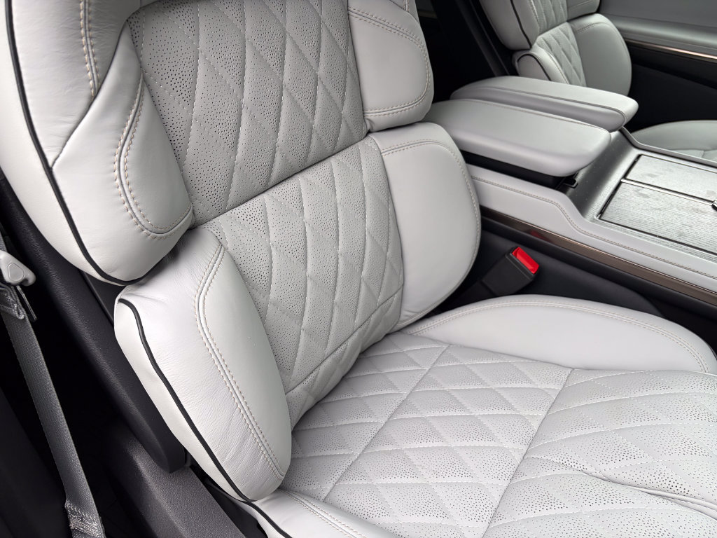 New 2027 Lincoln Navigator Black Label AWD/4WD image 44