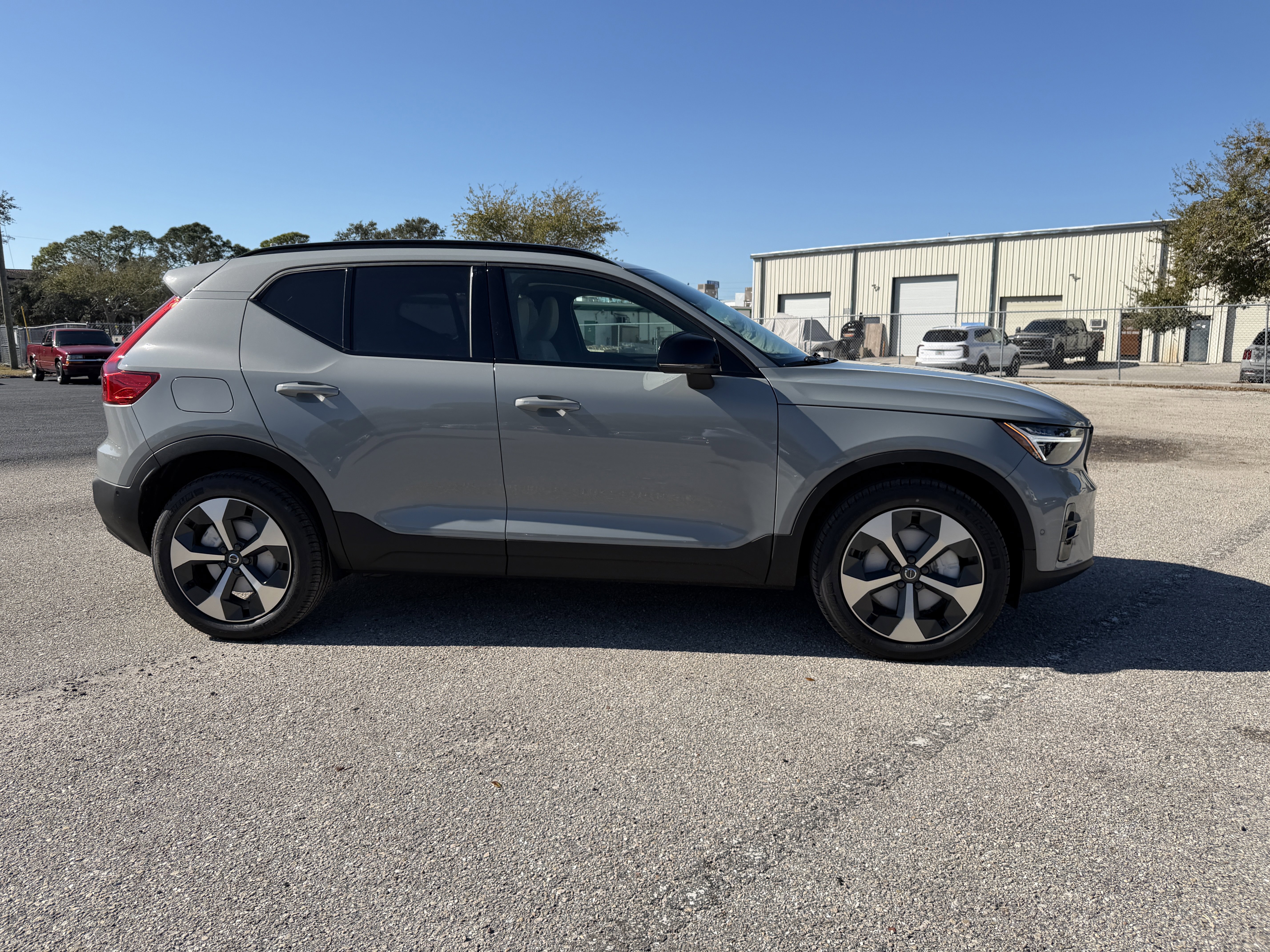 New 2026 Volvo XC40 B5 Plus w/ Climate Package image 2