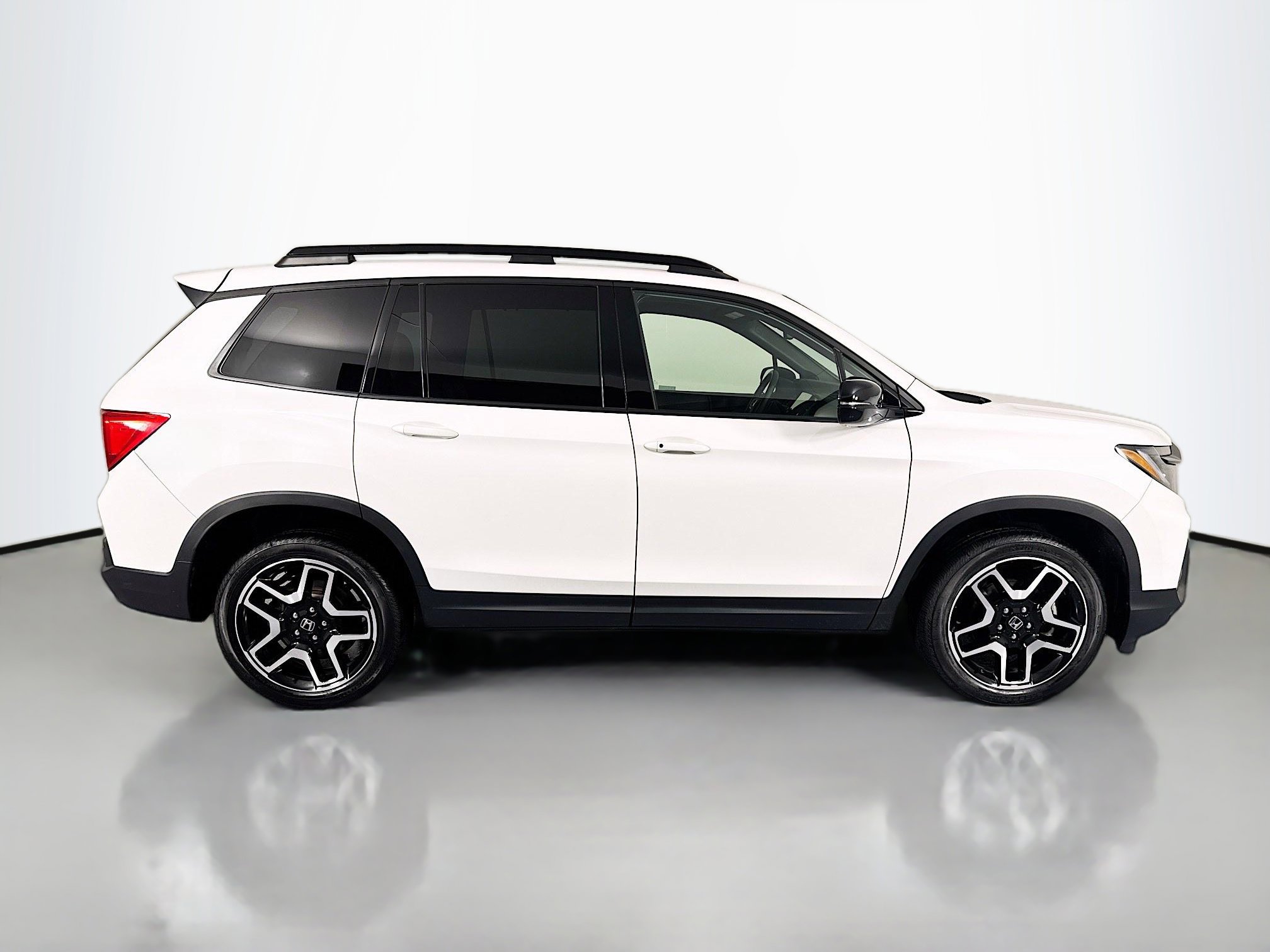 Certified 2023 Honda Passport Elite image 4