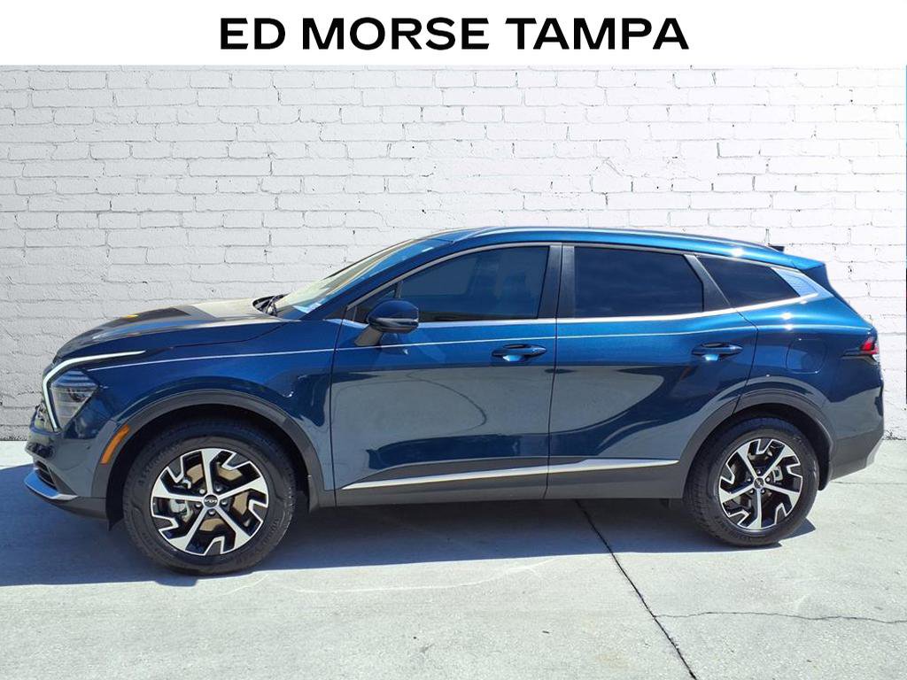 Used 2025 Kia Sportage EX image 2