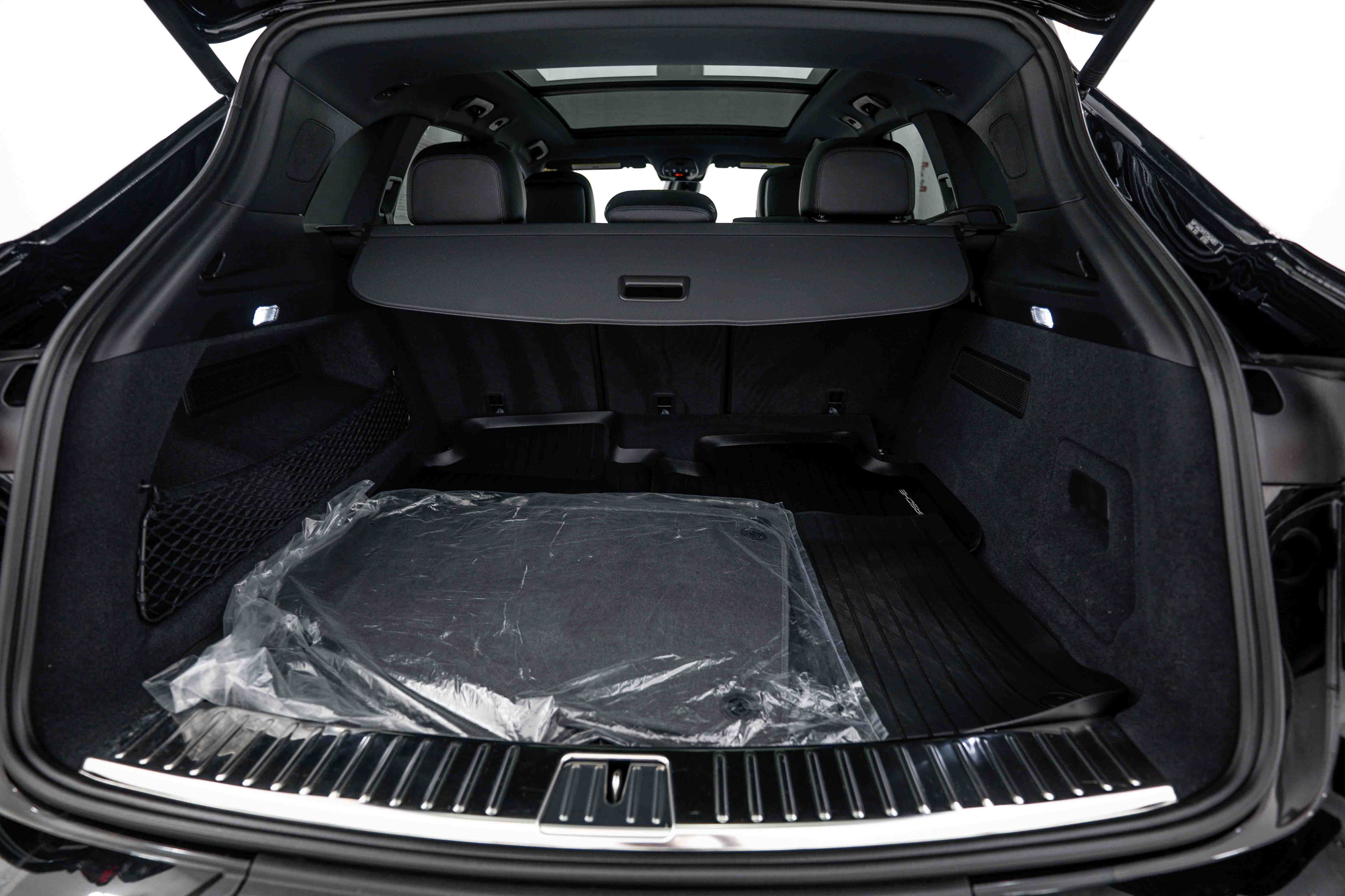 Certified 2026 Porsche Cayenne AWD/4WD image 25