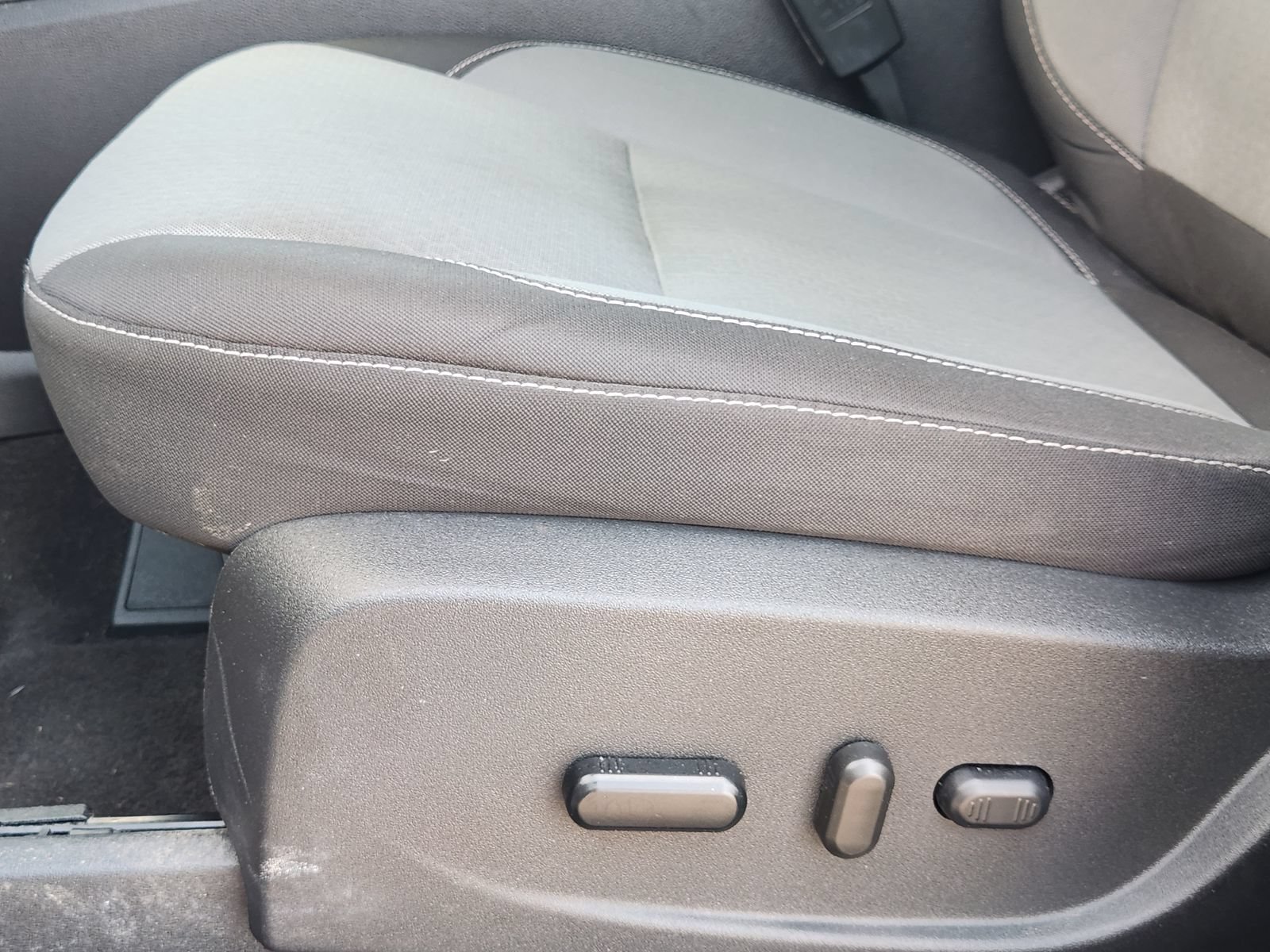 Used 2019 Ford Escape SE FWD image 26