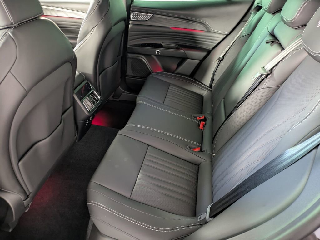 New 2025 Maserati Grecale GT image 14