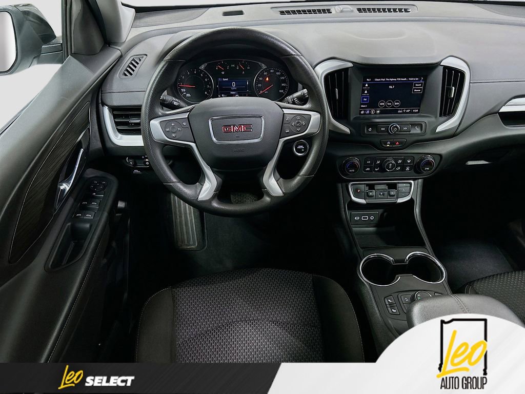 Used 2024 GMC Terrain SLE w/ Driver Convenience Package image 21