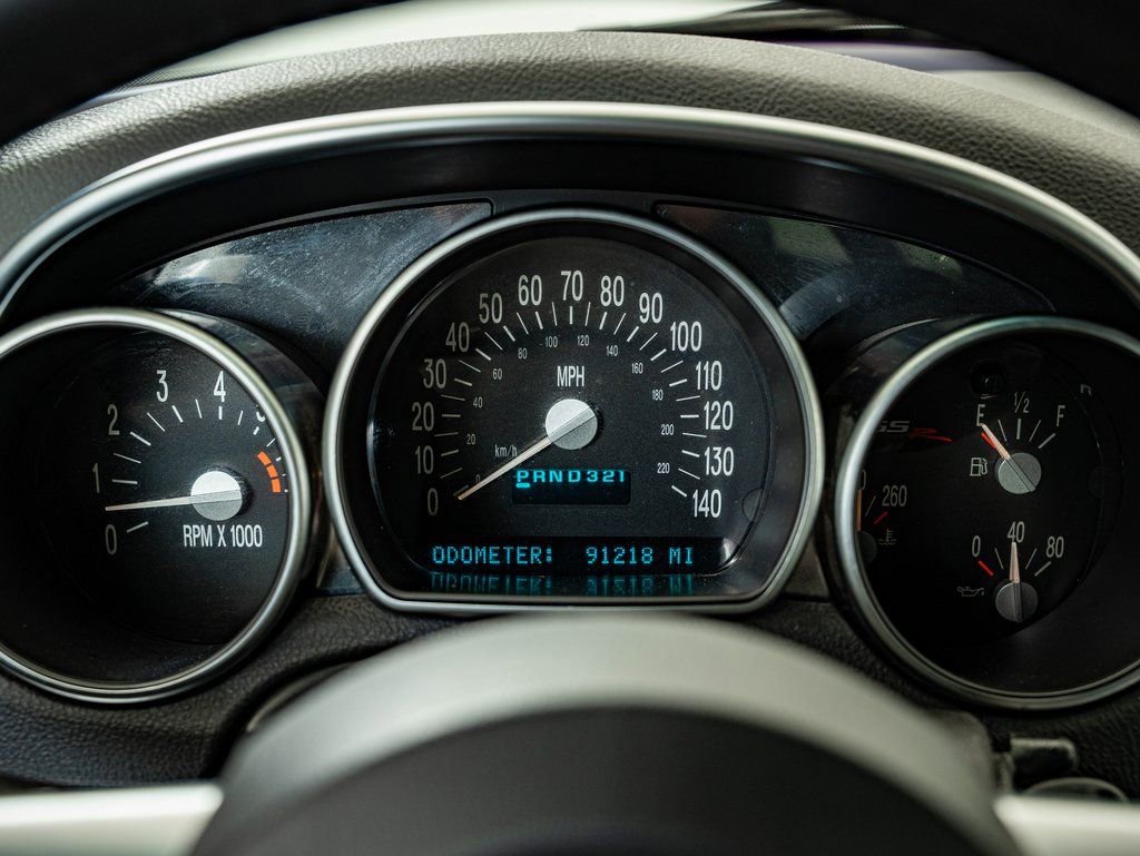 Used 2004 Chevrolet SSR w/ Preferred Equipment Group image 28