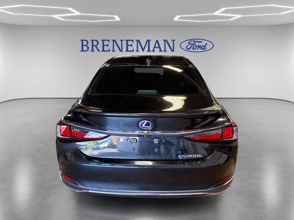 Used 2020 Lexus ES 300h w/ Luxury Package FWD image 7