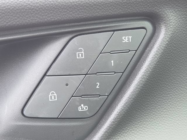 Used 2025 Chevrolet Equinox RS w/ Safety and Technology Package AWD/4WD image 11