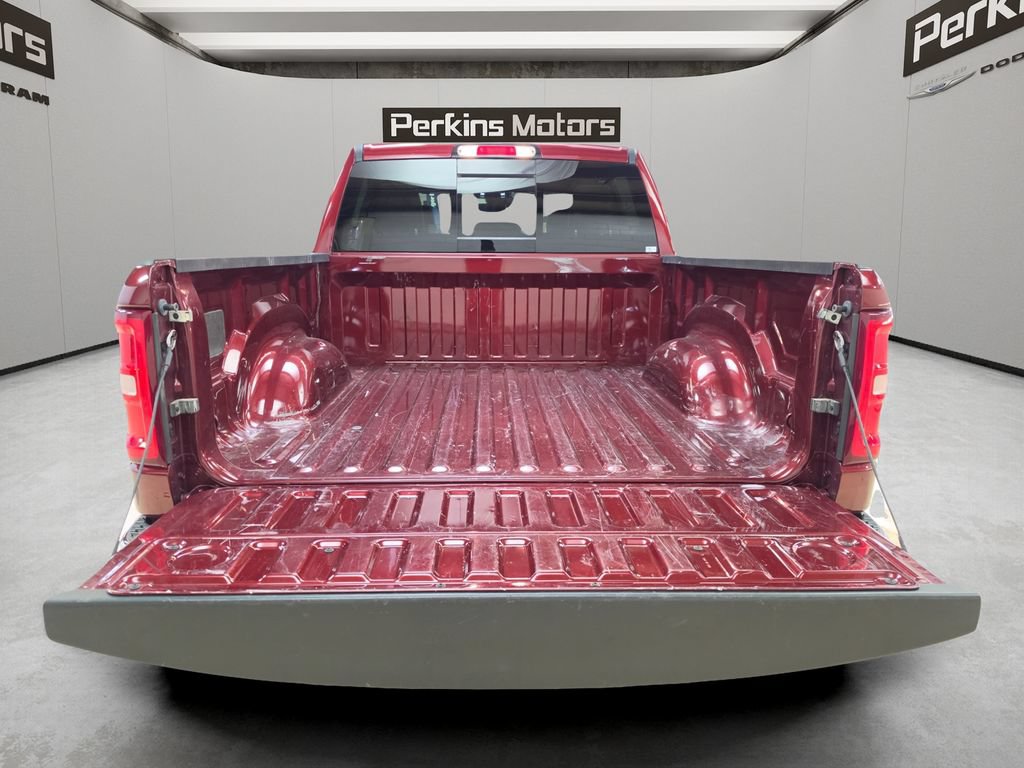 Used 2025 RAM 1500 Laramie AWD/4WD image 10