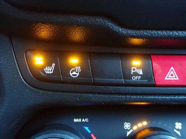 Used 2017 Jeep Renegade Limited image 20