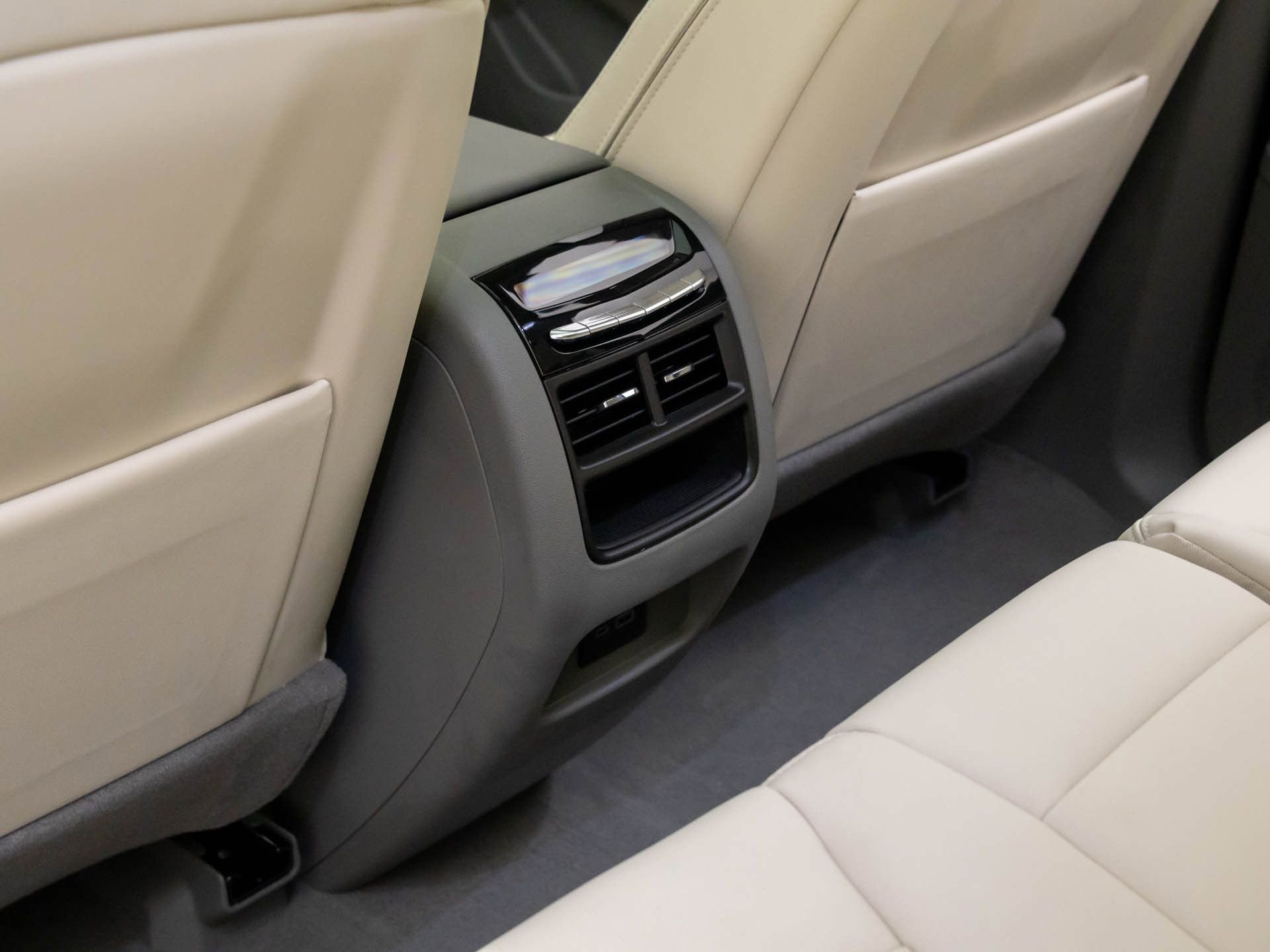 New 2026 Cadillac XT5 Premium Luxury w/ Driver Assist Package AWD/4WD image 22
