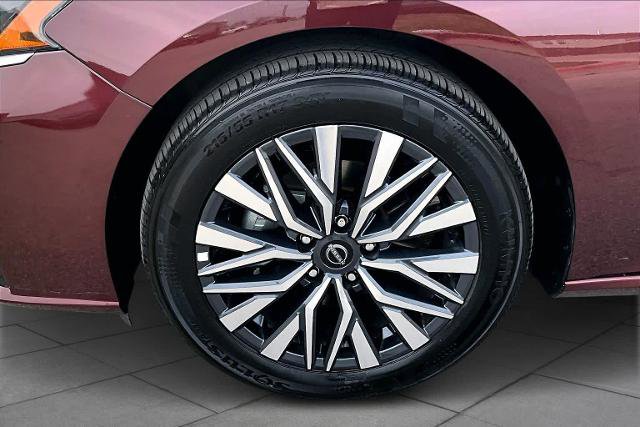 Certified 2025 Nissan Altima 2.5 SV image 11