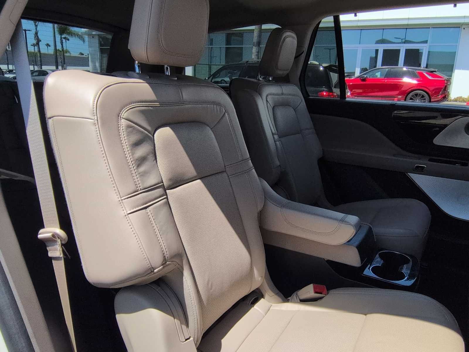Used 2024 Lincoln Aviator Reserve w/ Equipment Group 201A AWD/4WD image 26