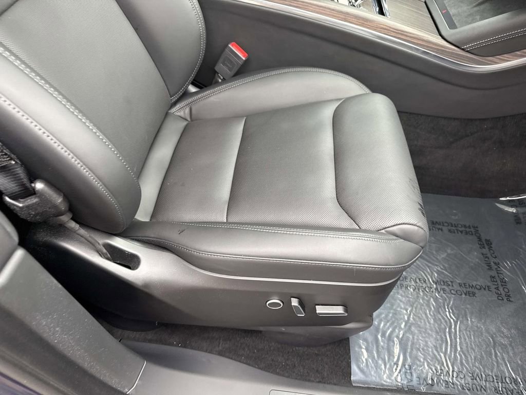 Used 2022 Tesla Model X image 28